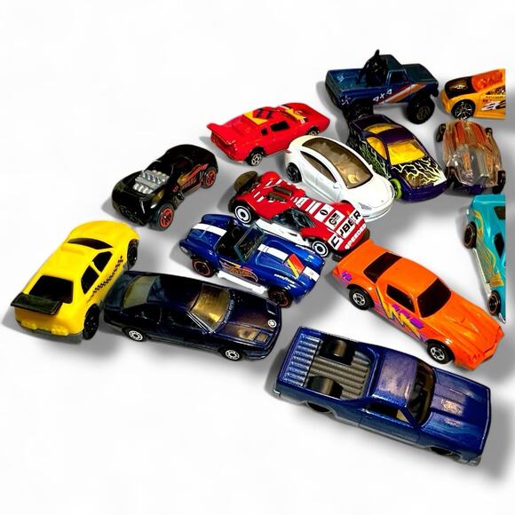 Hot Wheels Matchbox 25 Mixed Diecast Toy Car Lot – Snoopy Racer Pack - Picture 9 of 11